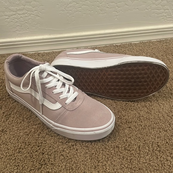 Vans Old Skool Shoes - Picture 2 of 10